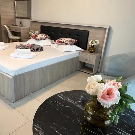 Ida Aparthotel